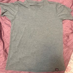 Patagonia medium women’s t shirt green